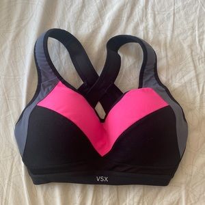 Victoria’s Secret 32D Sports Bra
